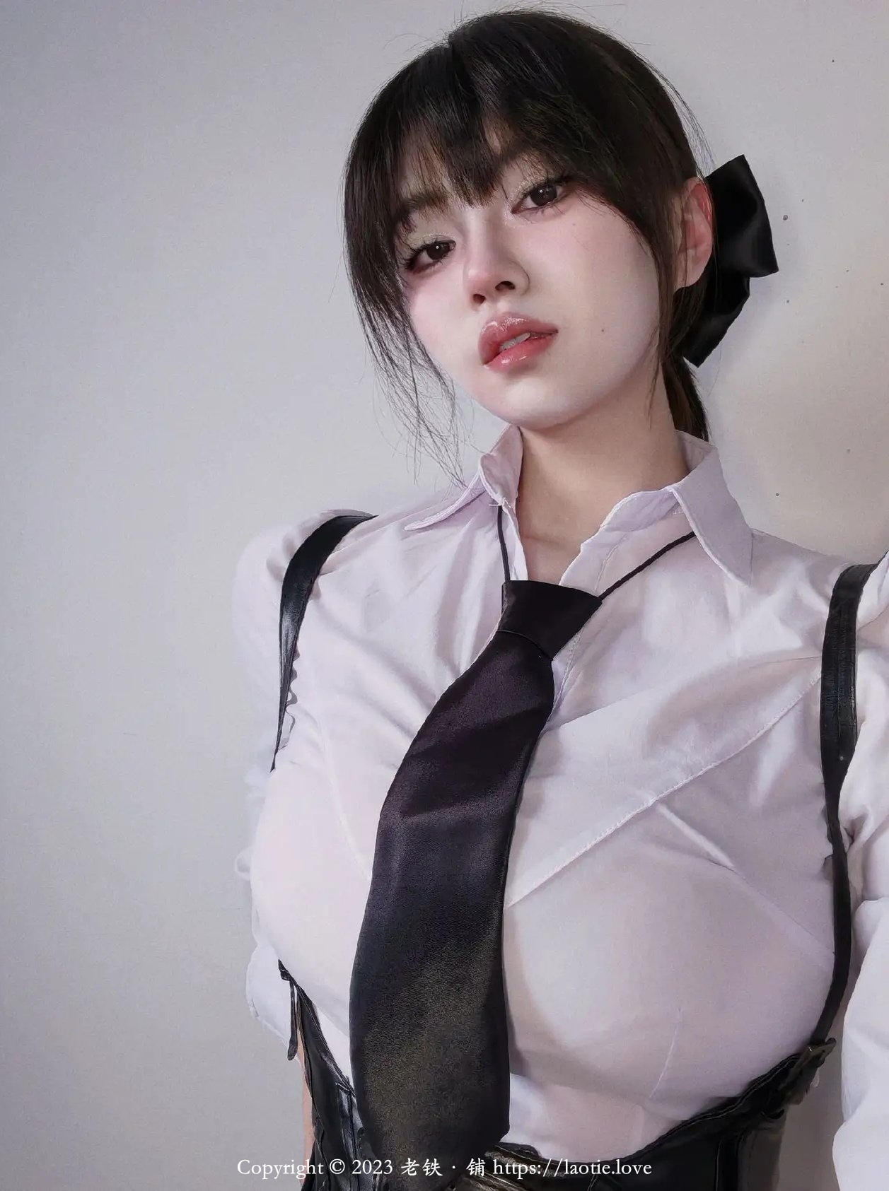 性感少妇迷离的眼神挺拔的豪乳