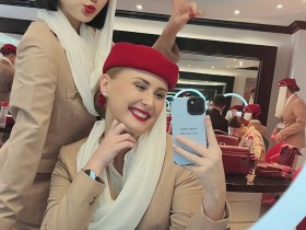 阿联酋航空公司空姐姐妹花空姐对镜自拍