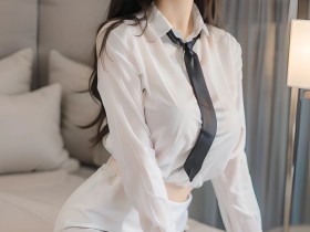 黑色短裙白色衬衣的美少女服装模特