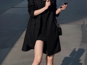 AI大长腿黑丝风衣少女街头写真